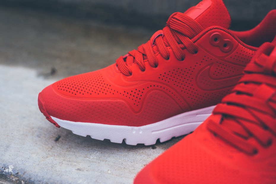 Wmns_Air_Max_1_Ultra_Moire_Univerity_Red_704995_600-6_1024x1024