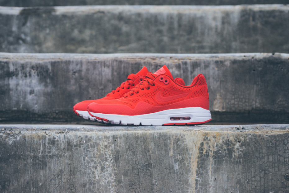 Wmns_Air_Max_1_Ultra_Moire_Univerity_Red_704995_600_1024x1024