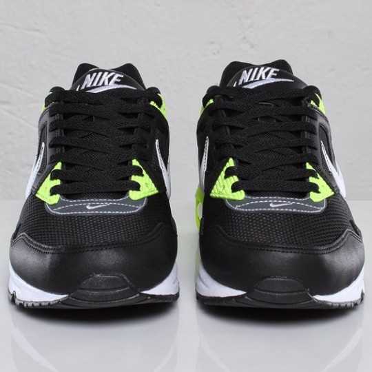 Nike Air Max Skyline – Black / White – Grey – Neon