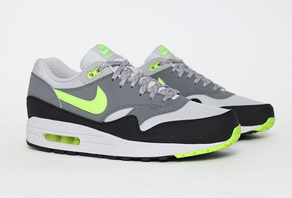 nike air max grey volt
