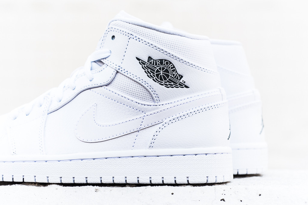 jordan 1 white and grey mid
