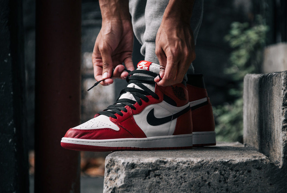 nike air jordan 1 chicago 2020
