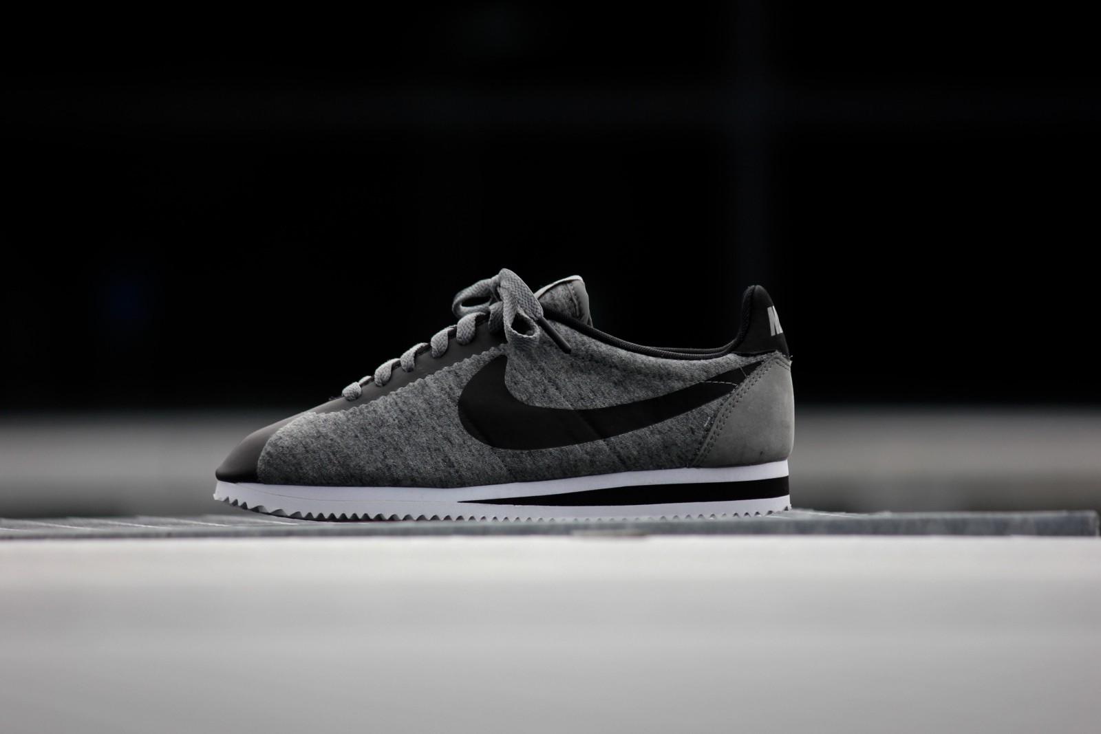 nike cortez silver swoosh