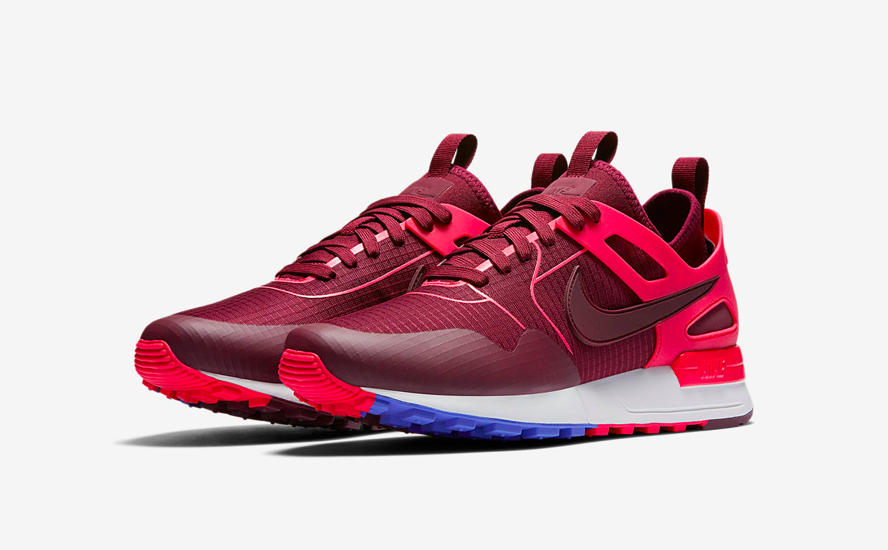 nike air pegasus maroon
