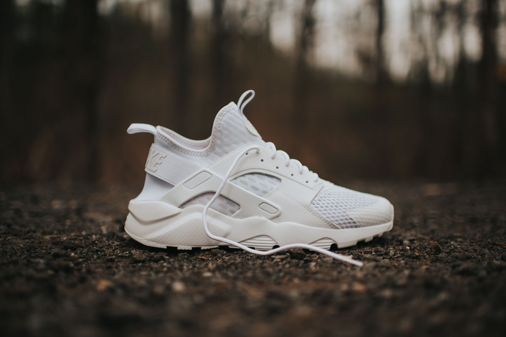 nike air huarache run ultra gs white
