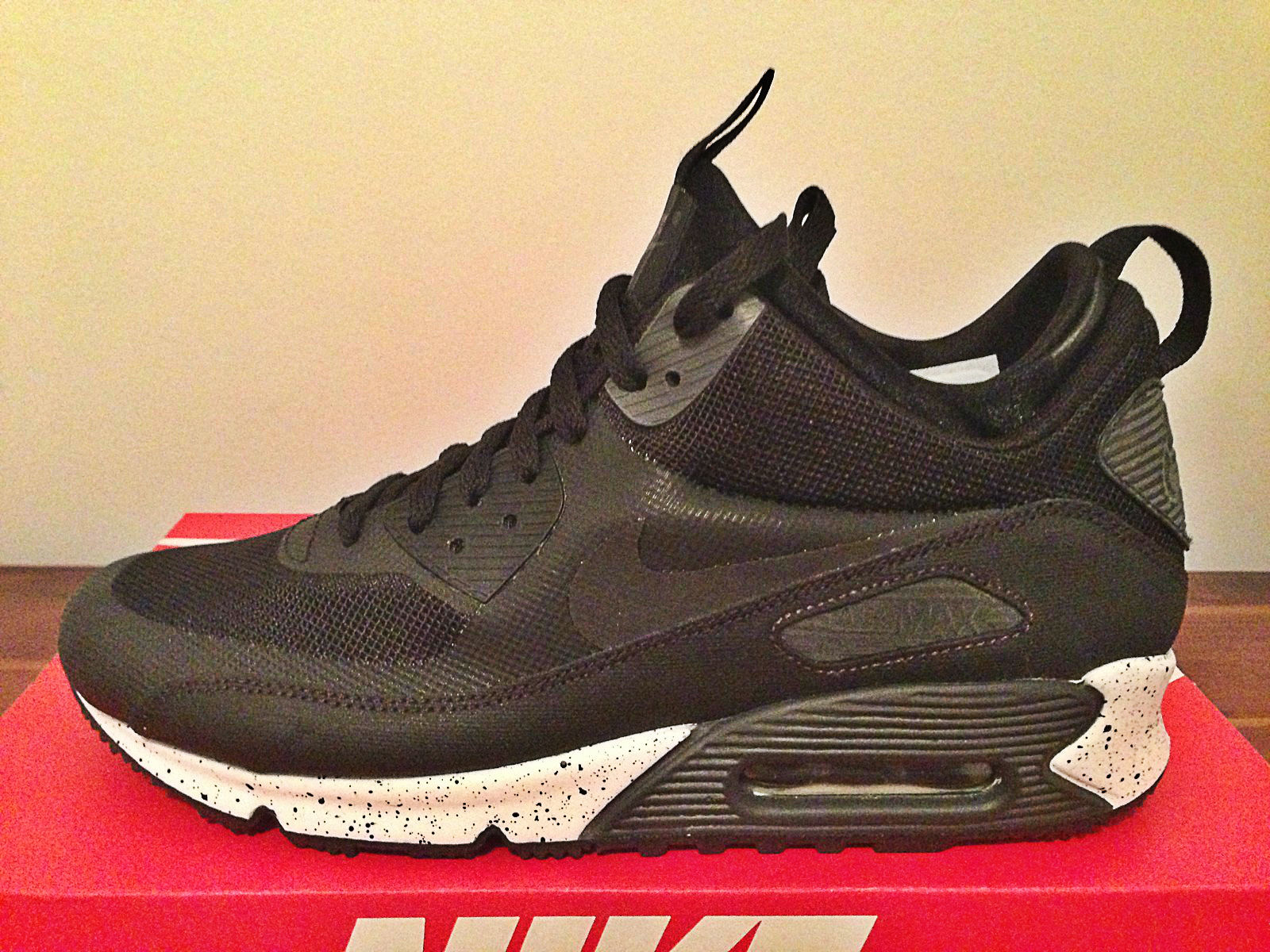 air max mid top