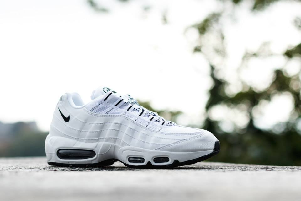 white nike 95 mens