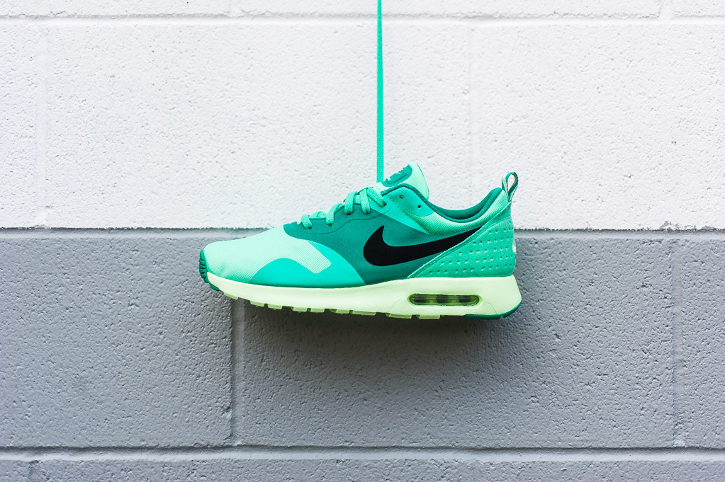 nike tavas green