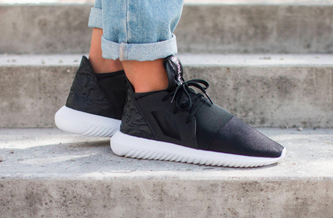 tubular defiant black white