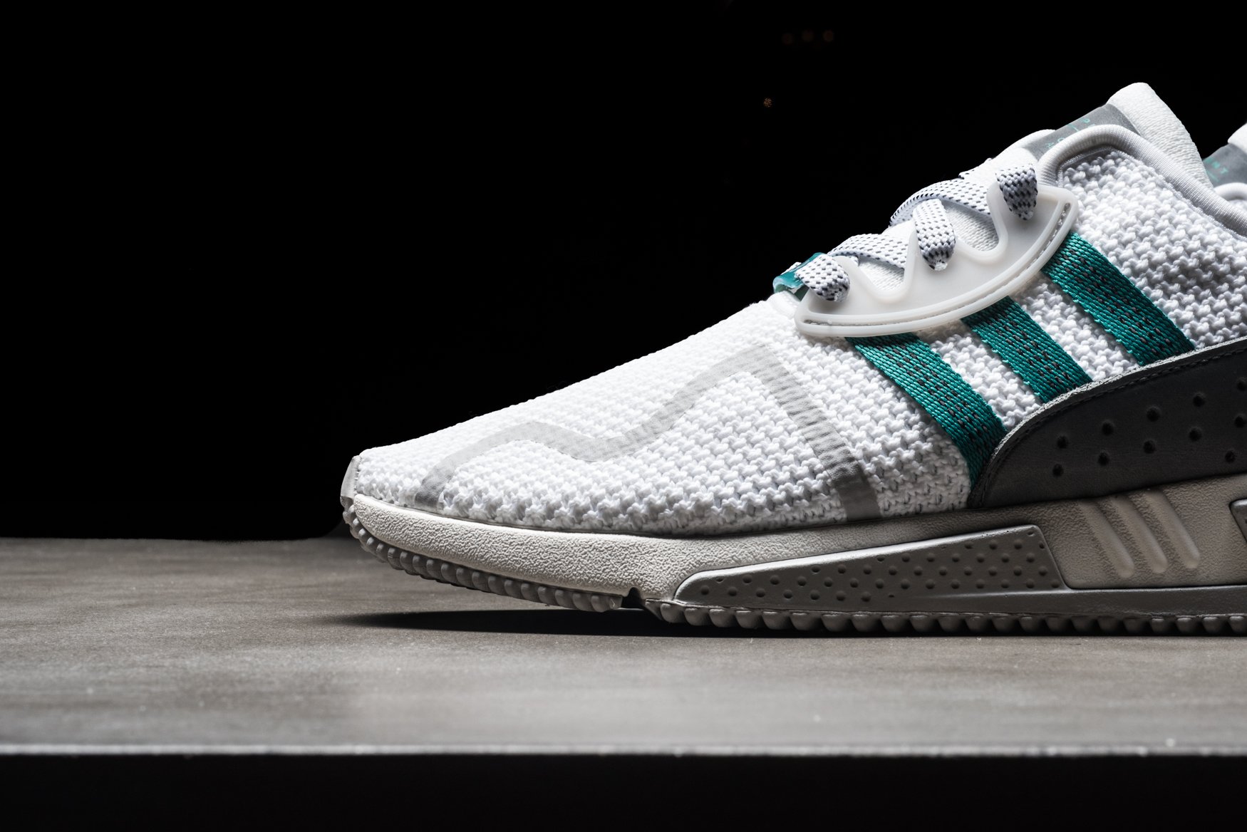 chaussure eqt cushion adv