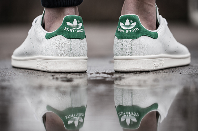 are stan smiths made of leather