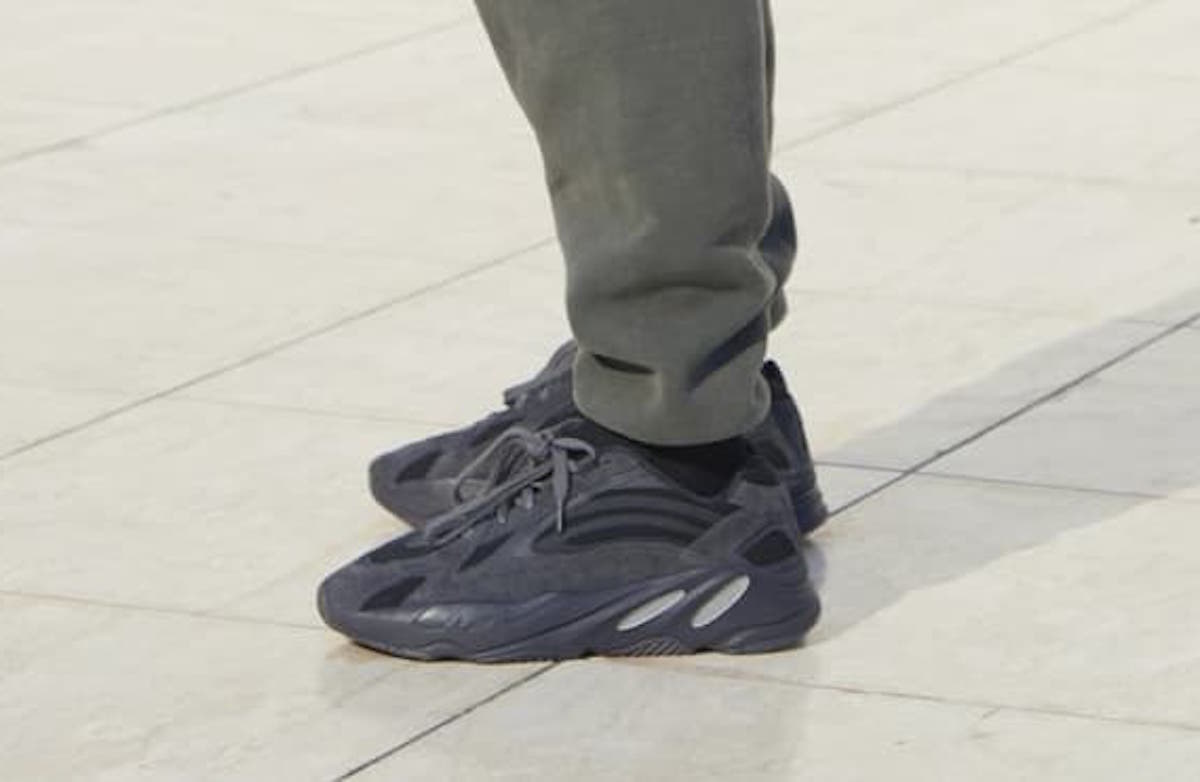 black yeezy 380 v2 vanta