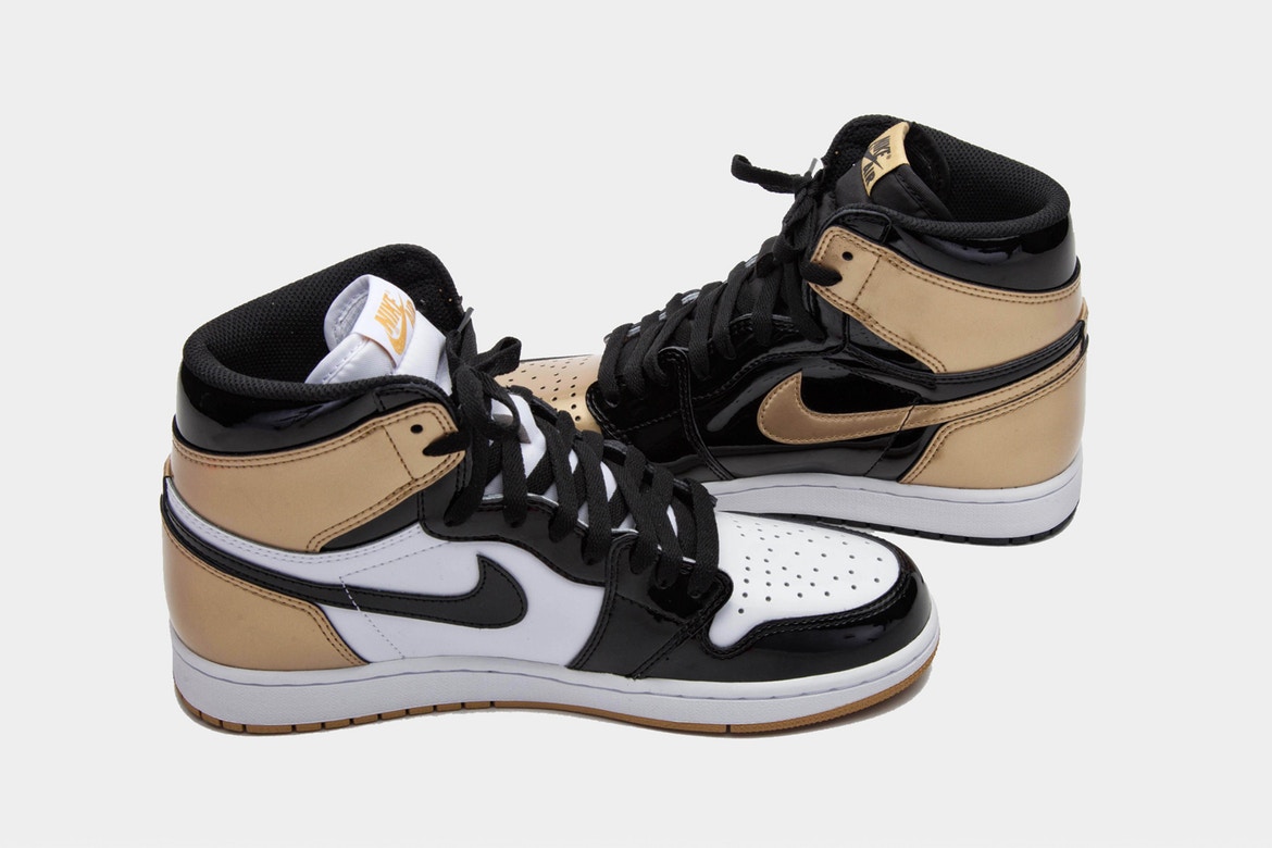 Air Jordan 1 Gold Top 3 Release Date Wave