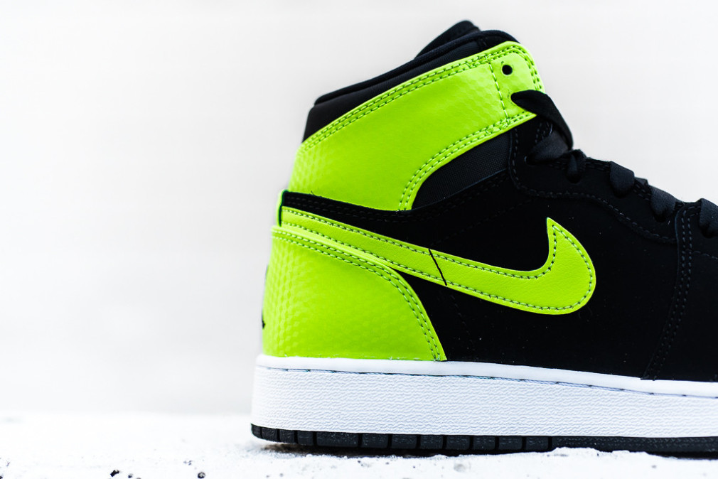 jordan 1 retro high black ghost green