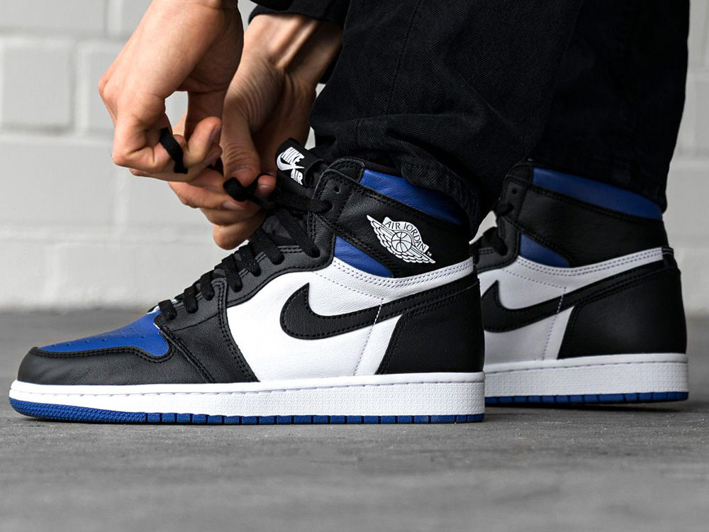 men's air jordan 1 royal toe
