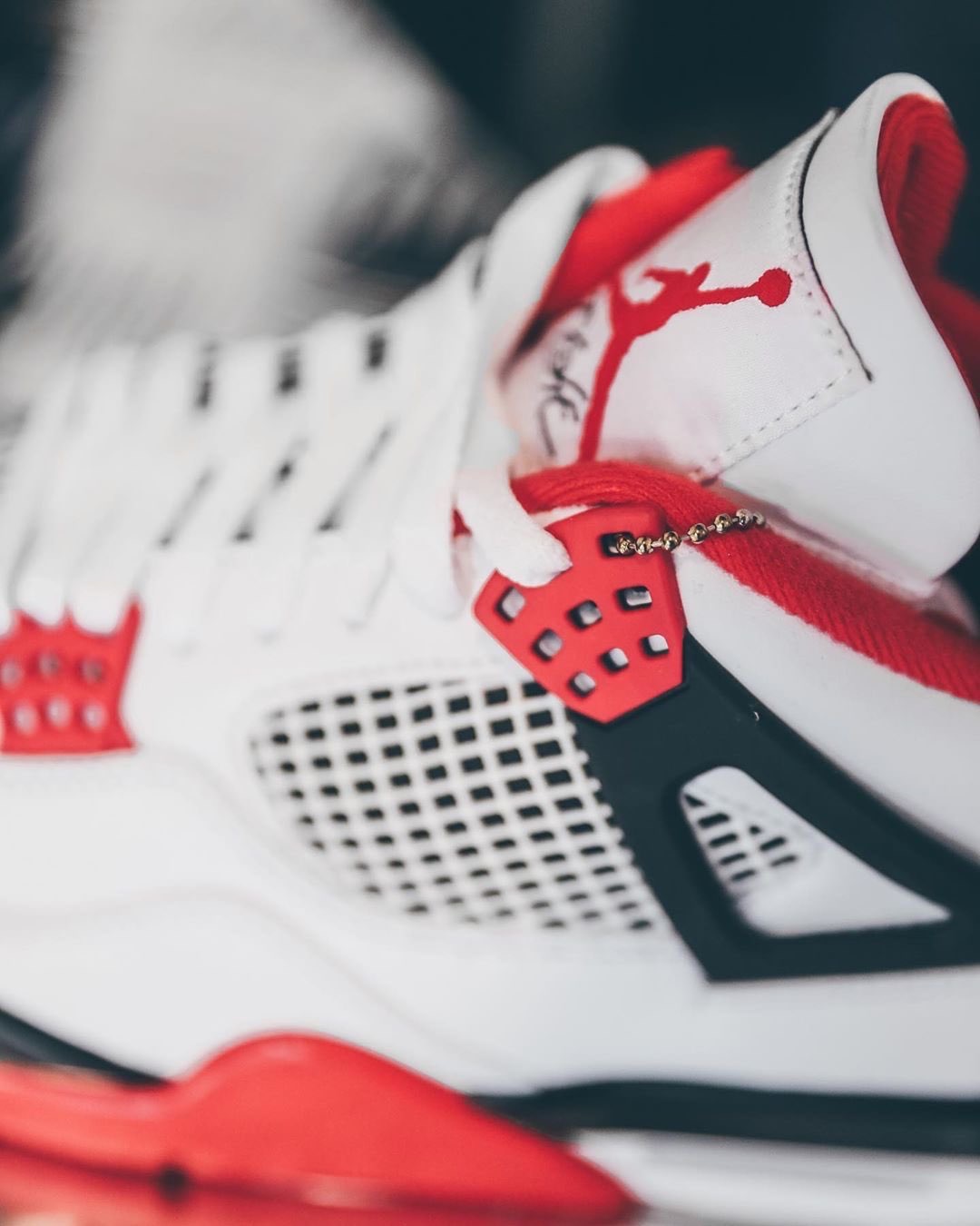 fire red 4s 2022