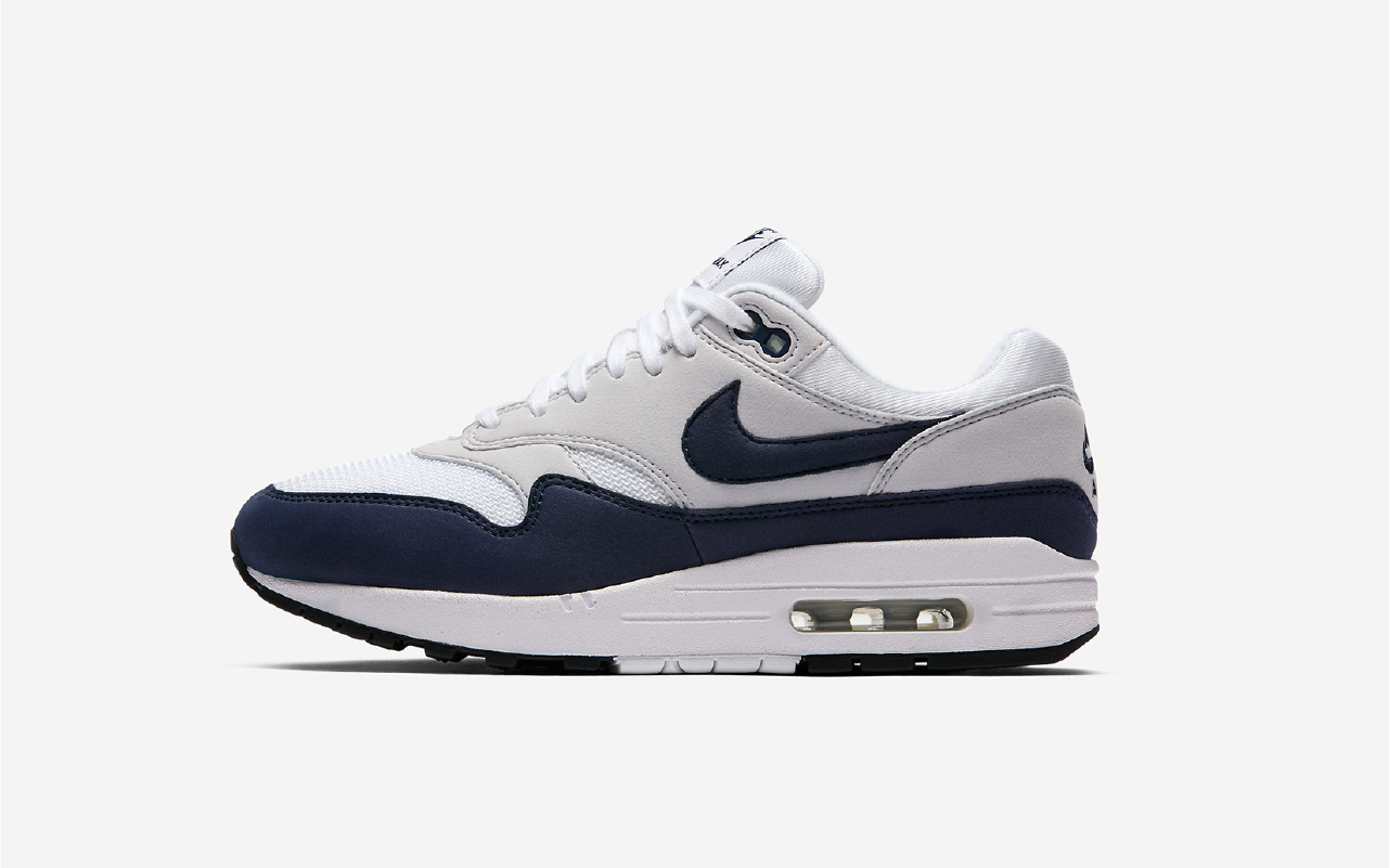 navy and white nike air max