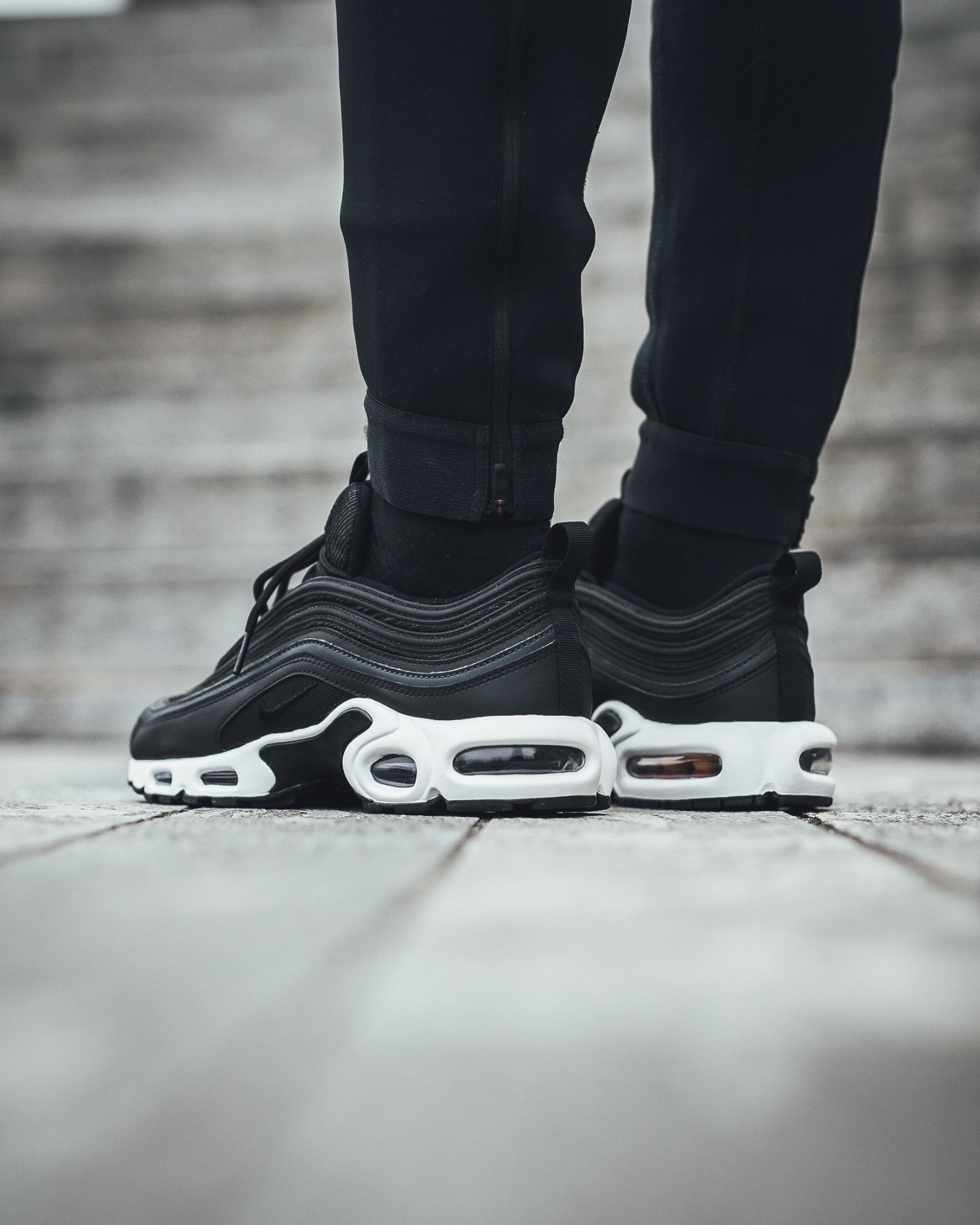 black white air max 97 plus
