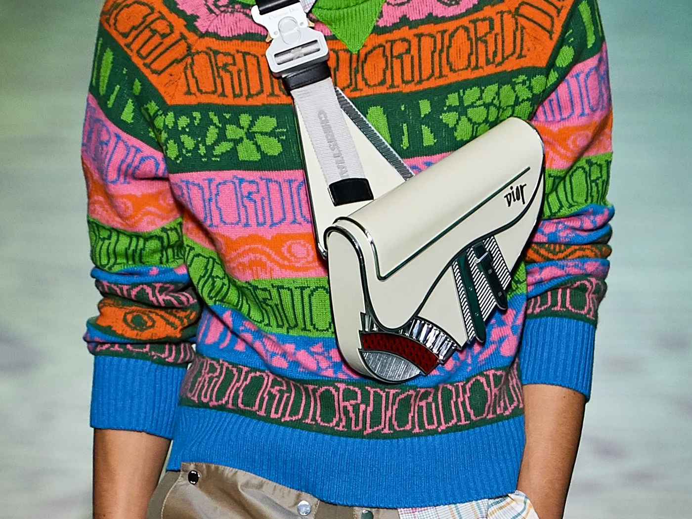 Dior a laissé carte blanche à Shawn Stussy pour retravailler son print