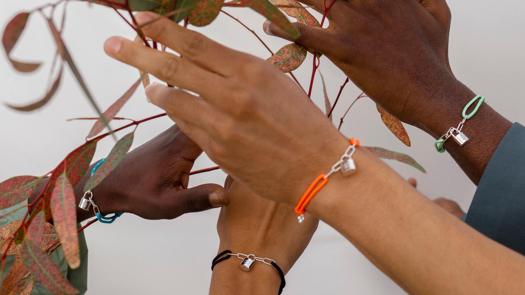 Virgil Abloh et Louis Vuitton ont créé des bracelets pour l&#39;Unicef | WAVE®