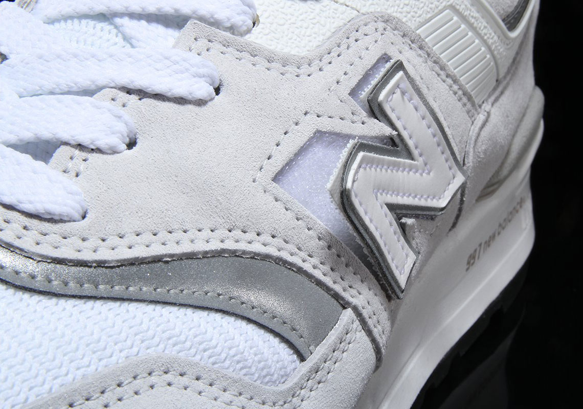 new balance interchangeable logo