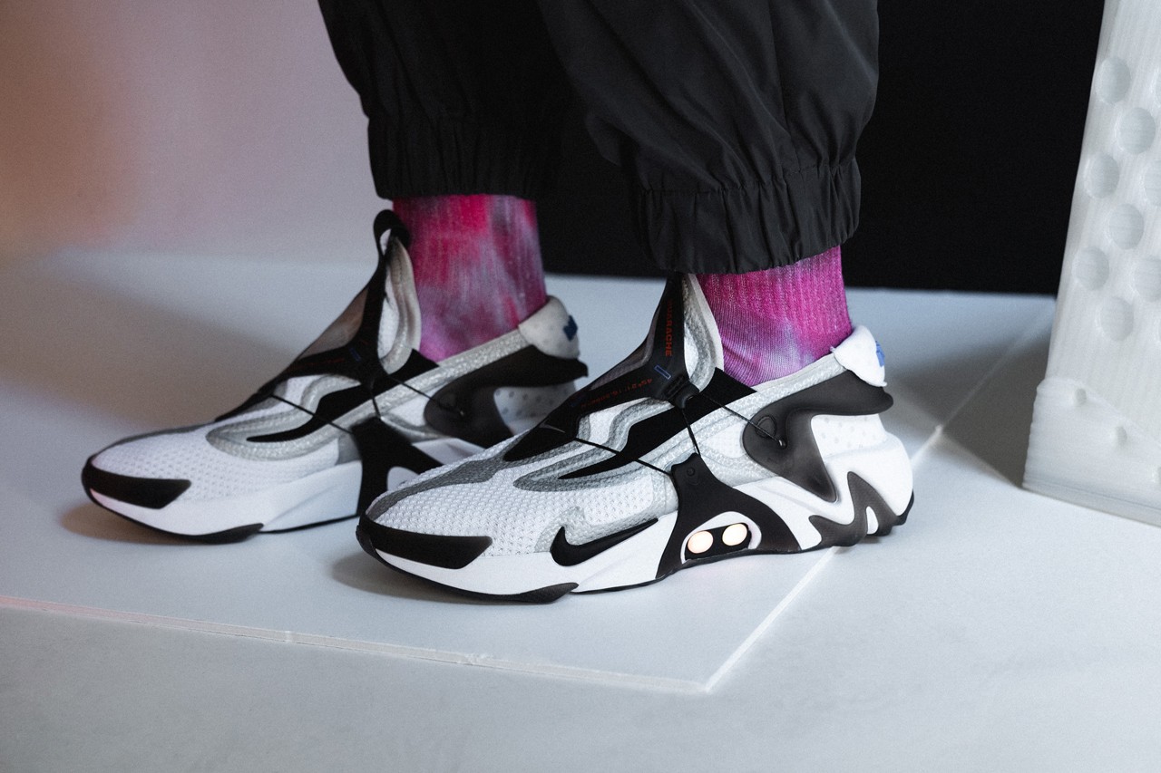 nike adapt huarache on feet