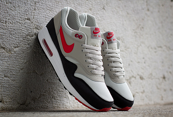 nike air max 1 essential chilling red