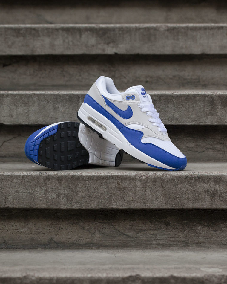 air max 1 signal blue