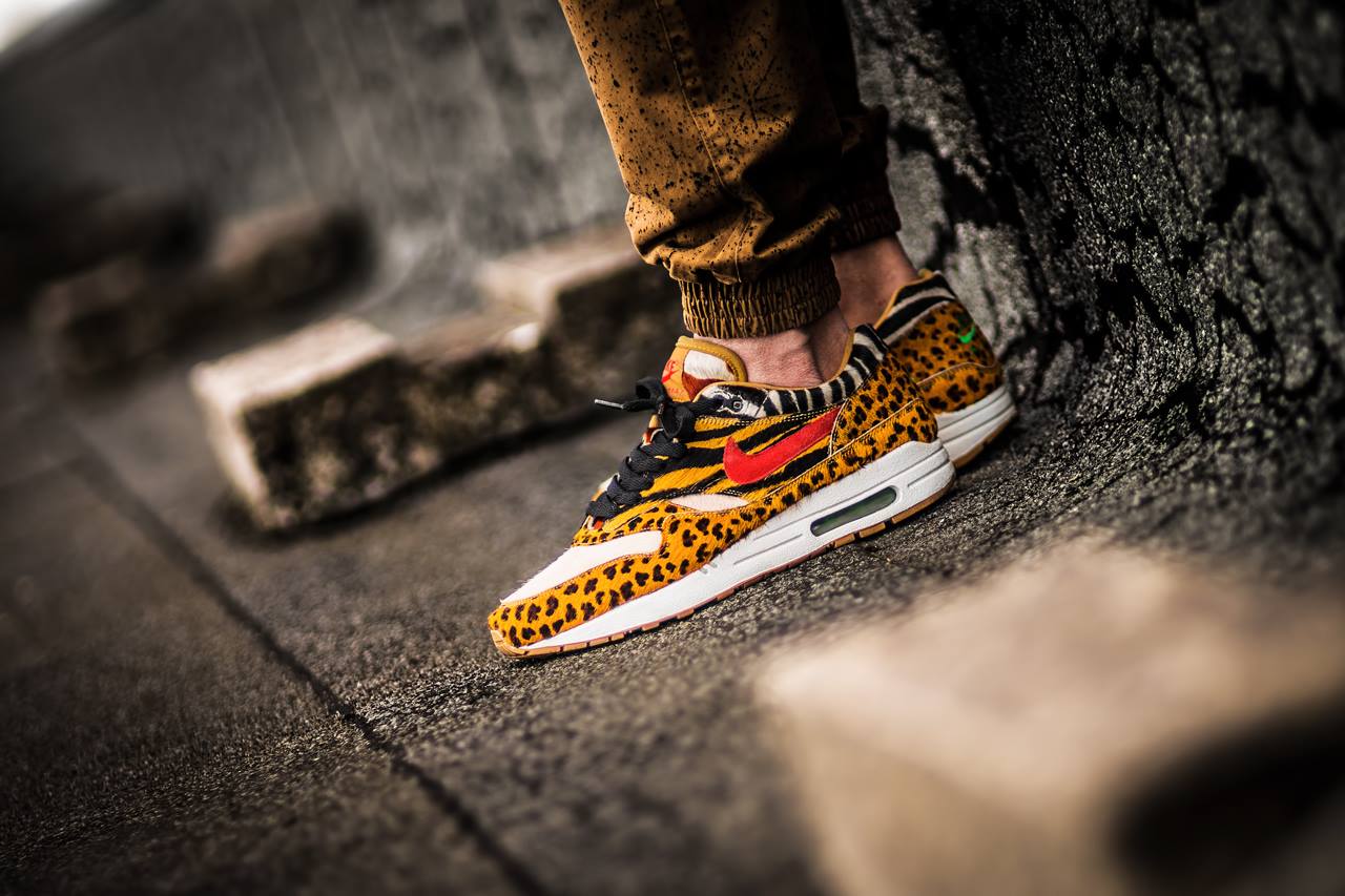 nike air max 1 supreme mid autumn festival gold