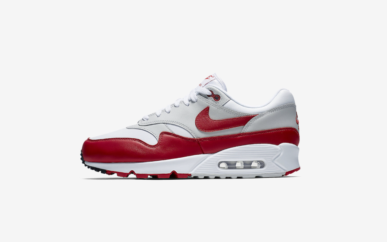 og red nike