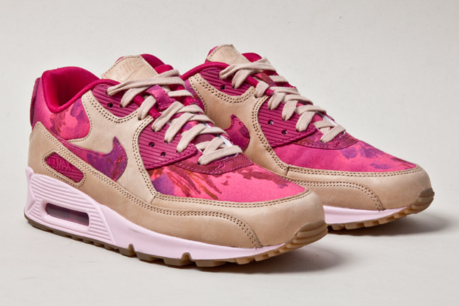 air max plus floral