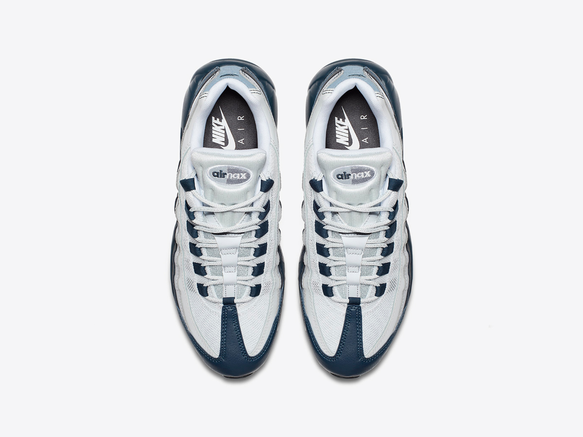 nike yankee slides