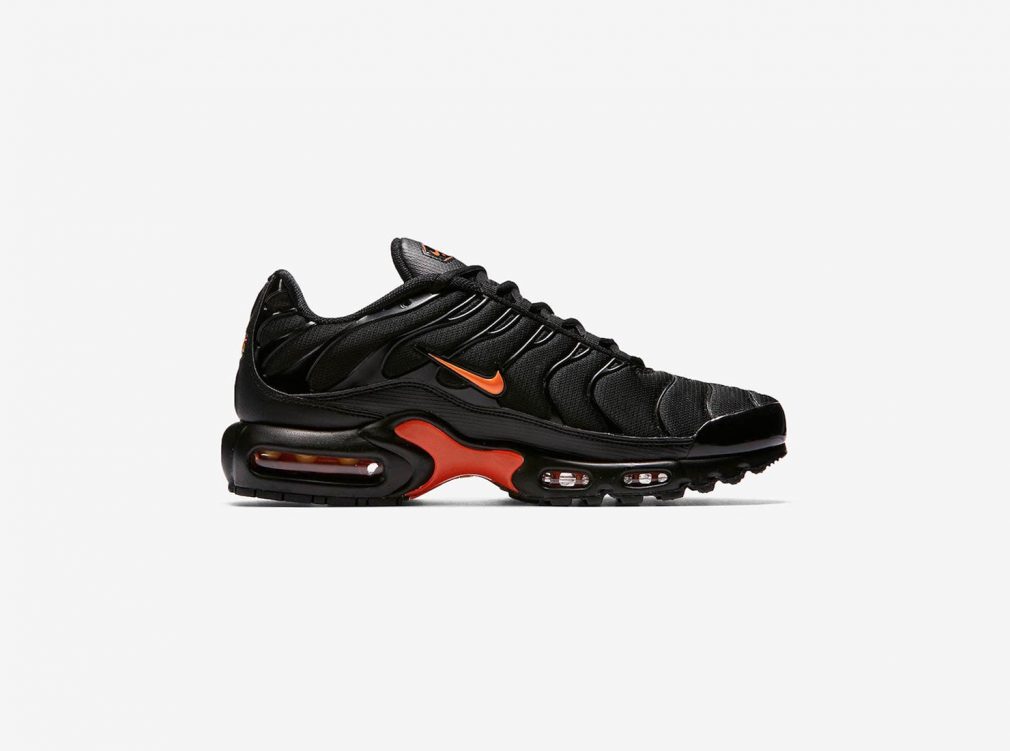 mens nike air max orange and black