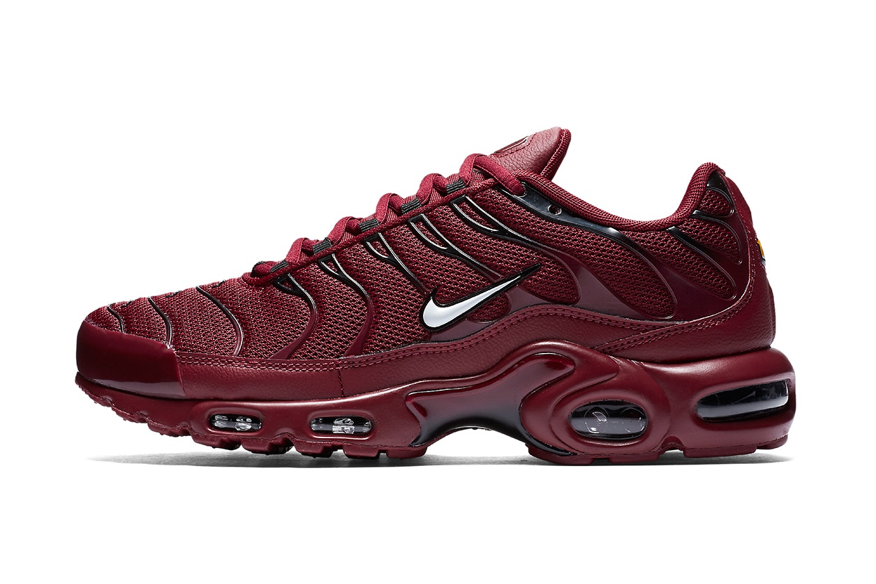 air max plus team red