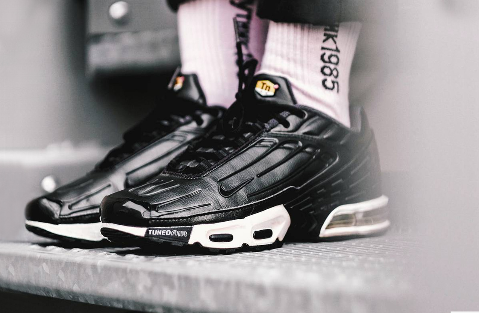 leather tn3
