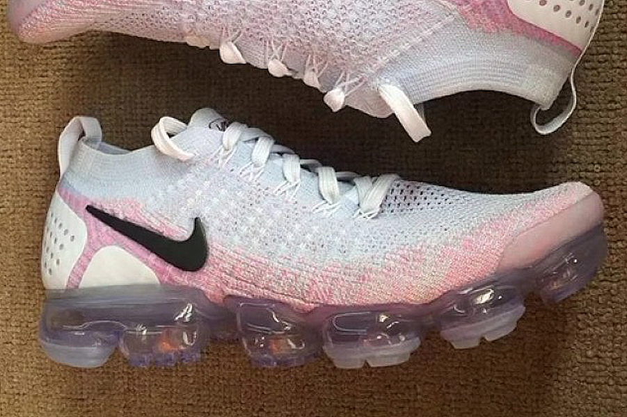 vapormax pink and white