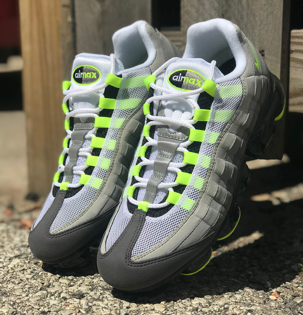 nike air vapormax 95 neon