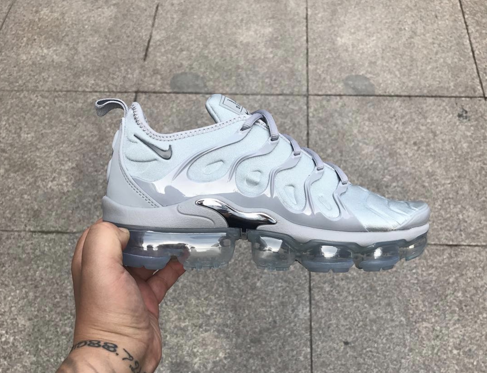 air vapormax plus grey