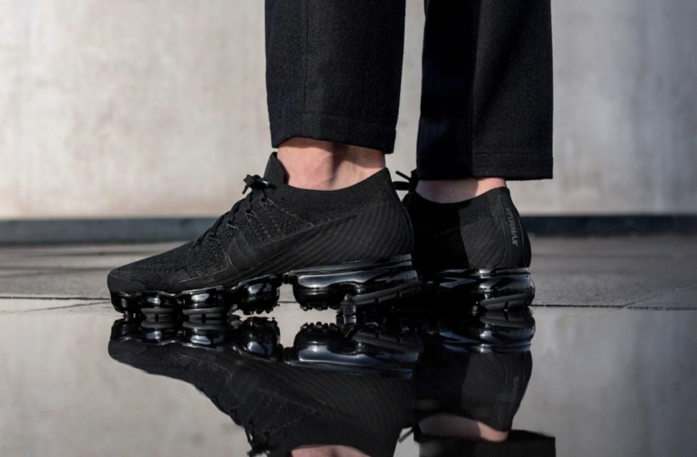 triple black vapormax evo