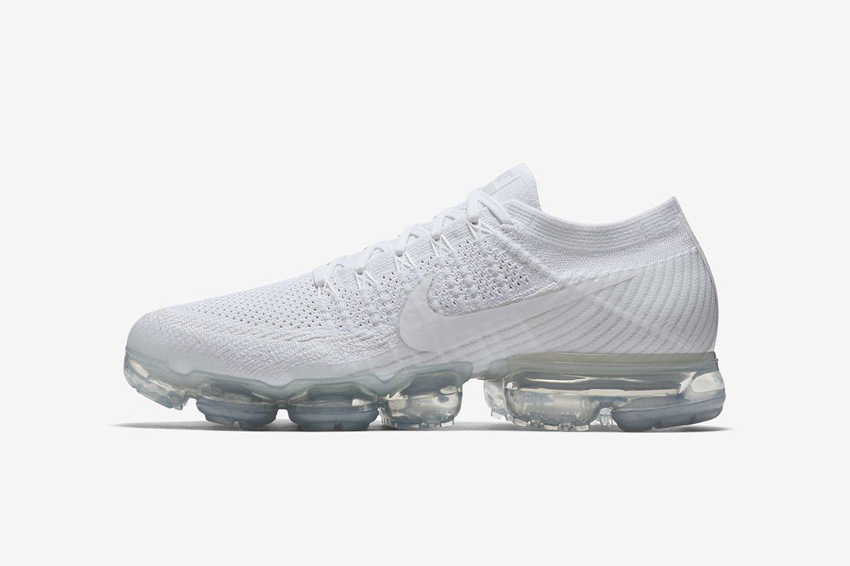 triple white nike vapormax