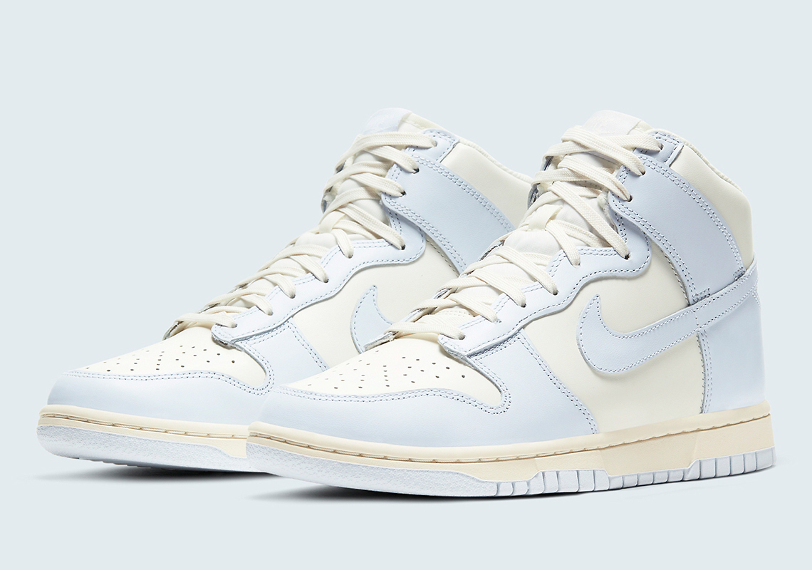 nike football dunks