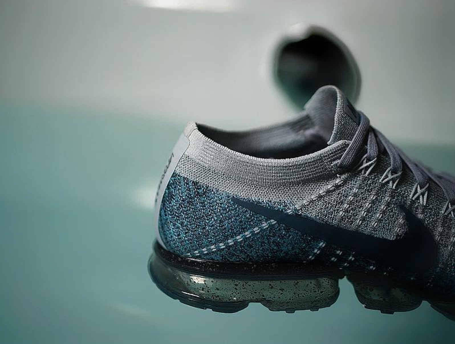 nike vapormax grey blue
