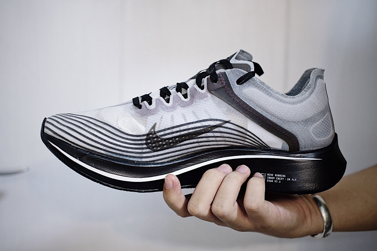 zoom fly sp carbon plate