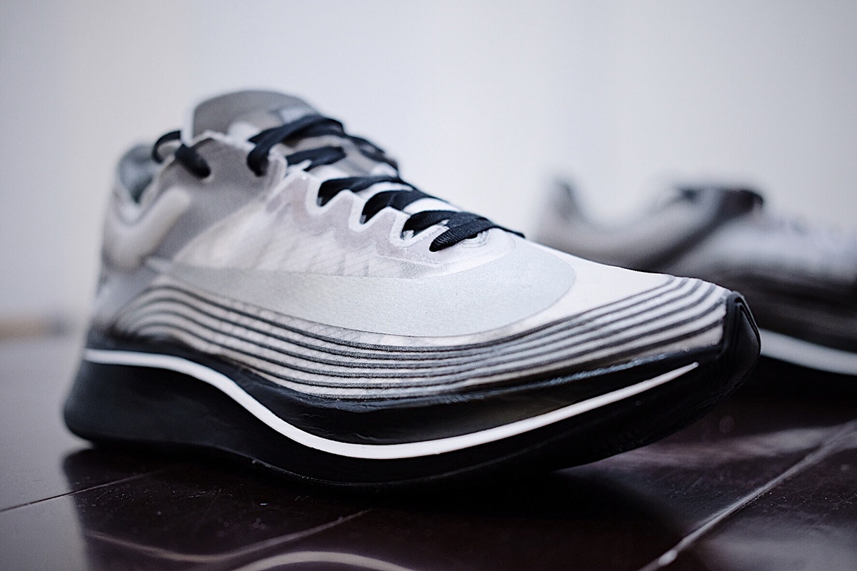 zoom fly sp carbon plate