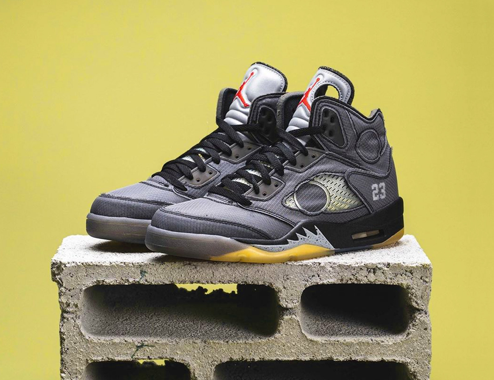 A Journal For Jordan Date De Sortie France Update : Découvrez la prochaine Off-White x Air Jordan 5 en détail