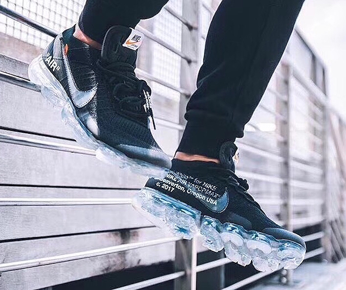 vapormax off white on feet