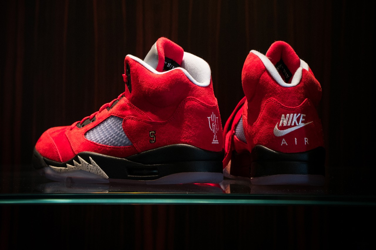jordan 5 retro trophy room university red