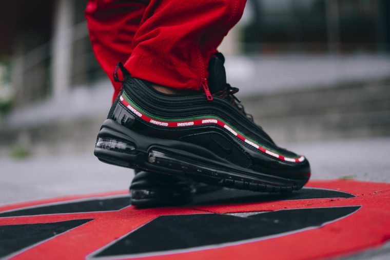 air max 97 undefeated black