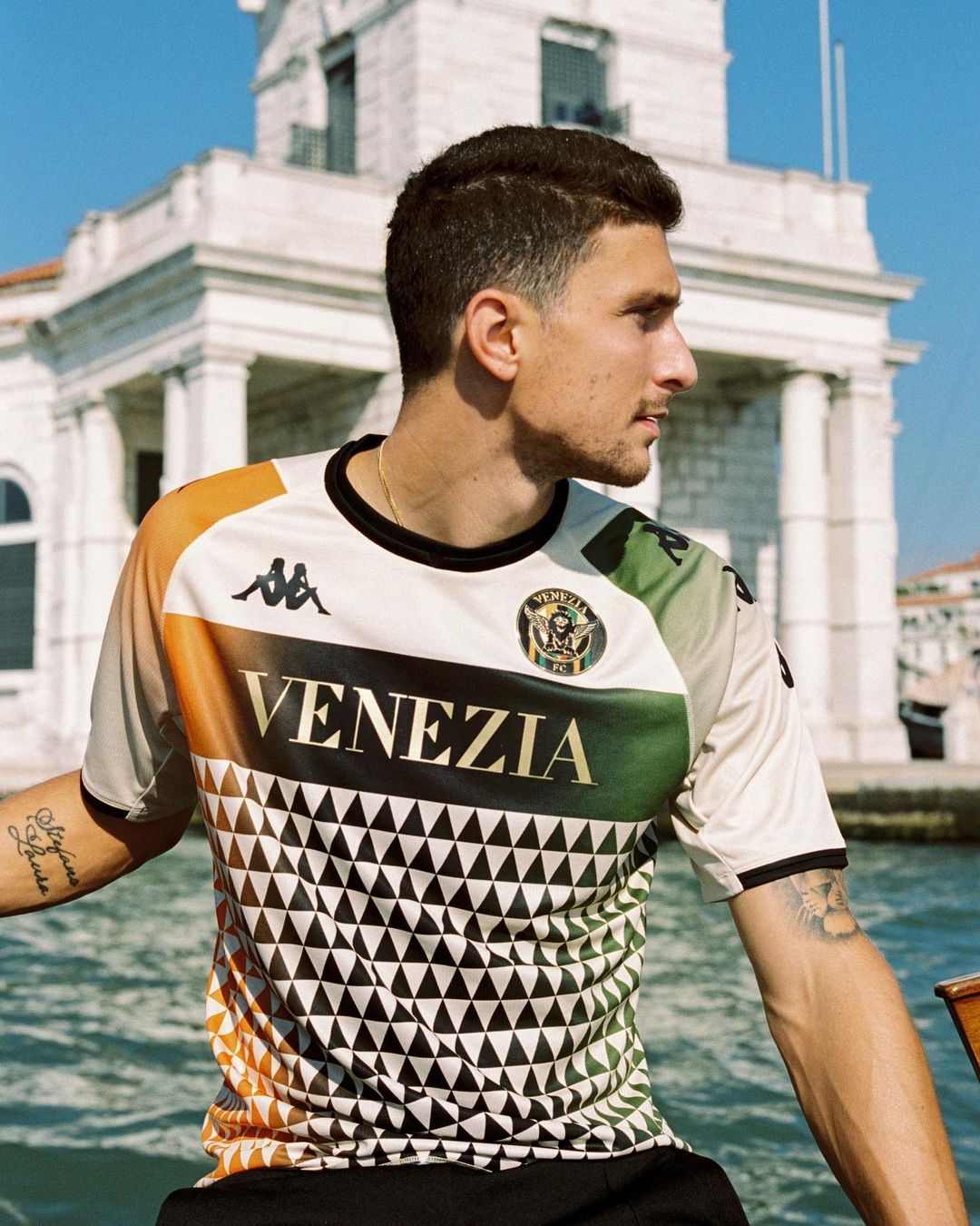 Que se passetil autour des maillots du Venezia FC