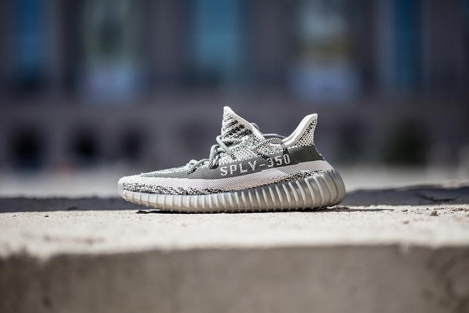 yeezys 350 v2 grey